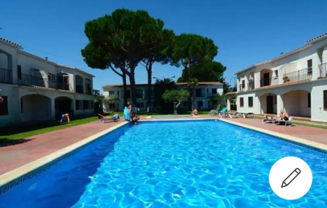 Cosy Apartment Of L'Escala Beach Exterior foto